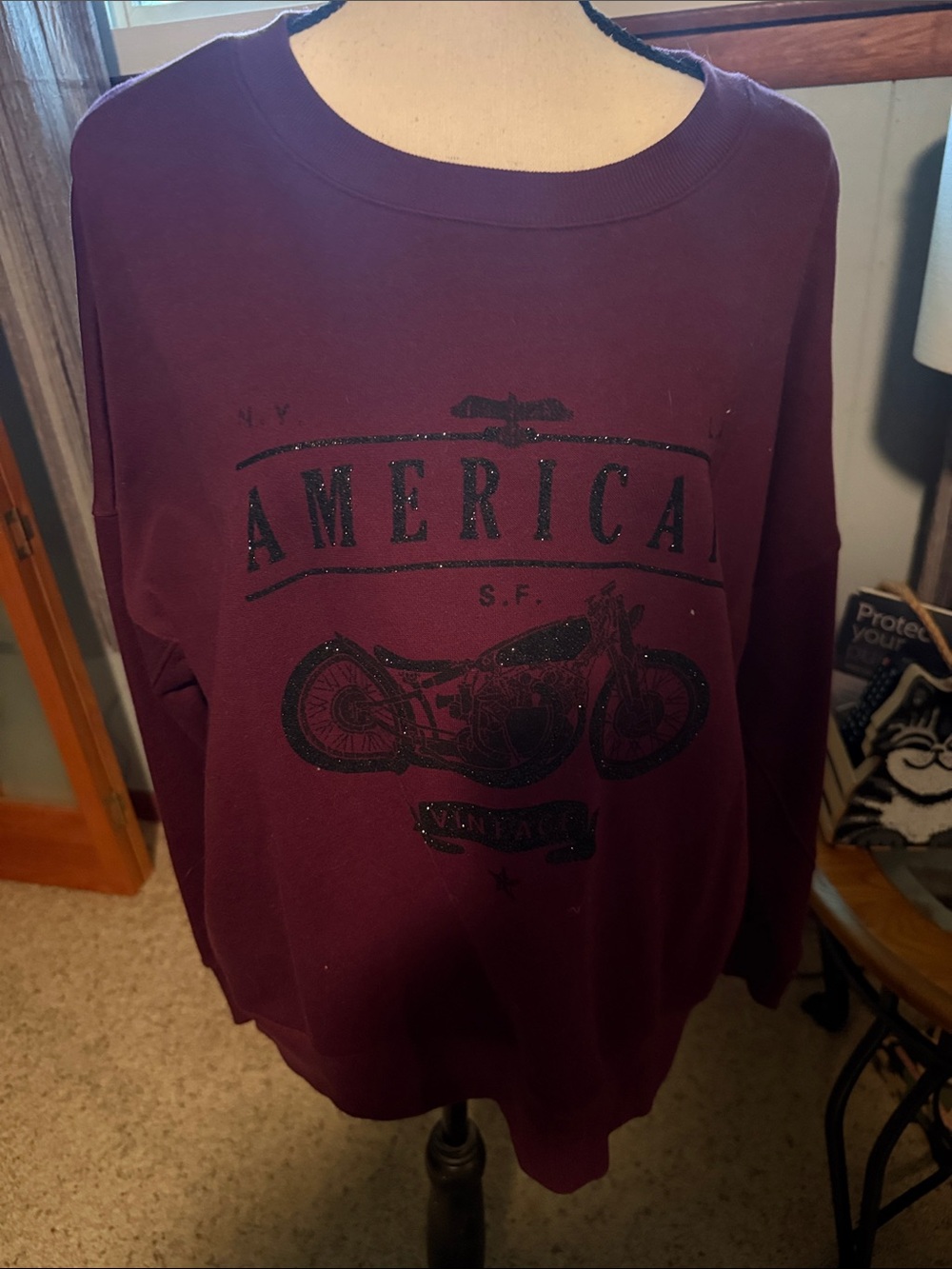NWT Rock n Republic AMERICA Graphic Sweatshirt - Deep Plum